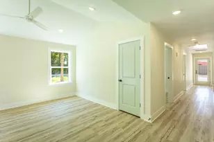 200 13th St, Apalachicola, FL 32320 - Photo 11