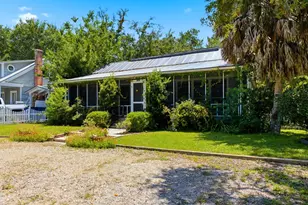 34 7th St, Apalachicola, FL 32320 - Photo 3