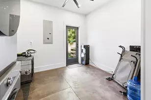 165 10th St, Apalachicola, FL 32320 - Photo 35