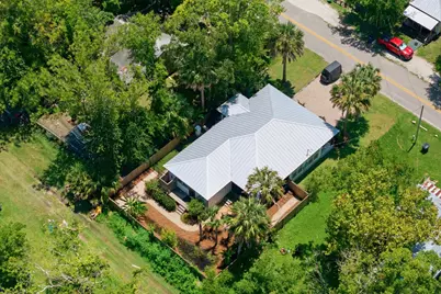 165 10th St, Apalachicola, FL 32320 - Photo 3