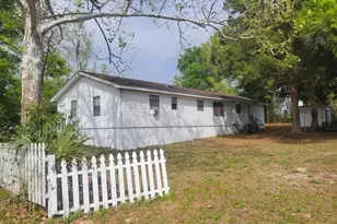 711 N W Ave C, Carrabelle, FL 32322 - Photo 19