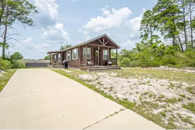 407 SE 9th St, Carrabelle, FL 32322 - Photo 1