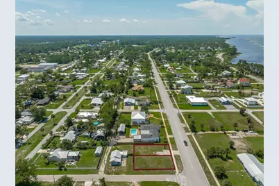 1301 Monument Ave, Port Saint Joe, FL 32456 - Photo 9