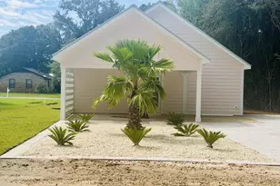 217 15th St, Apalachicola, FL 32320 - Photo 3