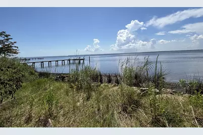 213 N Bay Shore Dr, Eastpoint, FL 32328 - Photo 17