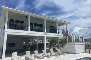 925 E Gorrie Dr, Saint George Island, FL 32328 - Photo 9