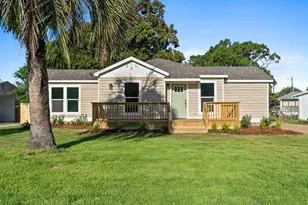 110 Hunter Cir, Port Saint Joe, FL 32456 - Photo 1
