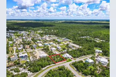201 S Brooks Ave, Port Saint Joe, FL 32456 - Photo 17