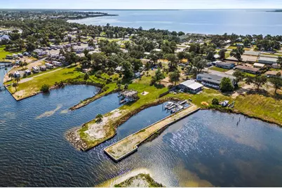 303 Blackshear Dr, Panama City, FL 32404 - Photo 9