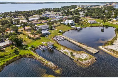 303 Blackshear Dr, Panama City, FL 32404 - Photo 1