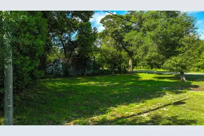 310 NW 10th St, Carrabelle, FL 32322 - Photo 1