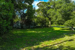 310 NW 10th St, Carrabelle, FL 32322 - Photo 1