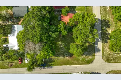 310 NW 10th St, Carrabelle, FL 32322 - Photo 5