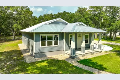 132 Putnal St, Carrabelle, FL 32322 - Photo 1