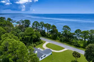 3077 Hwy 98 E, Lanark Village, FL 32323 - Photo 3