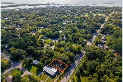 237 12th St, Apalachicola, FL 32320 - Photo 5