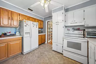 513 Woodward Ave, Port Saint Joe, FL 32456 - Photo 11