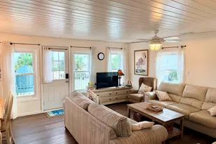 633 E Gorrie Dr, Saint George Island, FL 32328 - Photo 15