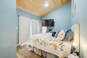 608 W 10th St, Carrabelle, FL 32322 - Photo 11