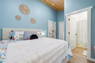 608 W 10th St, Carrabelle, FL 32322 - Photo 9