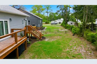 608 W 10th St, Carrabelle, FL 32322 - Photo 25
