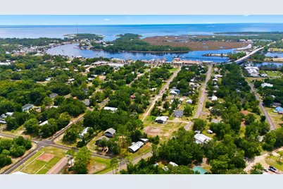608 W 10th St, Carrabelle, FL 32322 - Photo 29