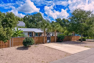 702 Ave C, Carrabelle, FL 32322 - Photo 1