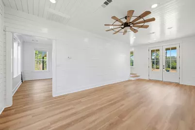 689 Longwood Ct, Eastpoint, FL 32328 - Photo 3