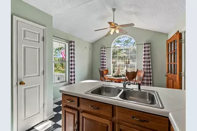 155 Putnal St, Carrabelle, FL 32322 - Photo 23