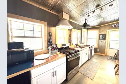 143 4th St, Apalachicola, FL 32320 - Photo 13