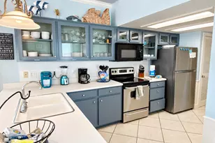 252 E Gorrie Dr, Saint George Island, FL 32328 - Photo 11