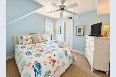 252 E Gorrie Dr, Saint George Island, FL 32328 - Photo 17