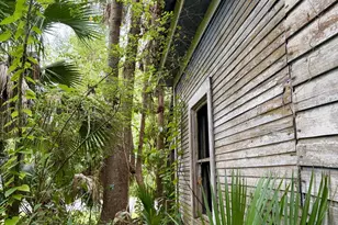 178 11th St, Apalachicola, FL 32320 - Photo 9