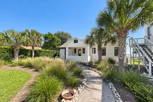 214 Ave C, Apalachicola, FL 32320 - Photo 3