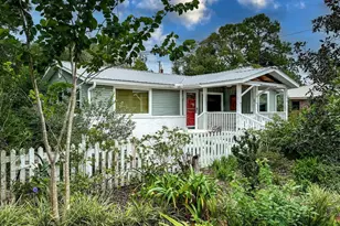 121 Ave D, Apalachicola, FL 32320 - Photo 1