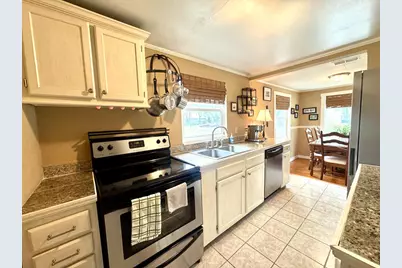 121 Ave D, Apalachicola, FL 32320 - Photo 9