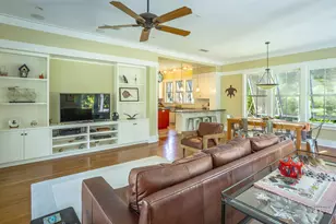 117 8th St, Apalachicola, FL 32320 - Photo 5