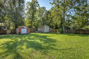 216 11th St, Apalachicola, FL 32320 - Photo 27