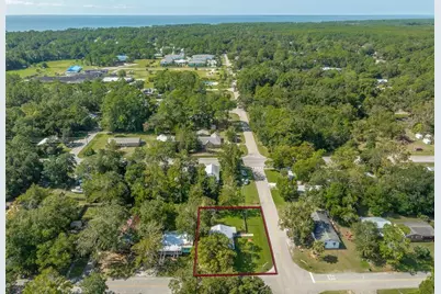 216 11th St, Apalachicola, FL 32320 - Photo 9