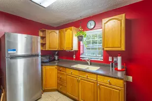 216 11th St, Apalachicola, FL 32320 - Photo 17