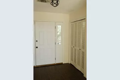 17 S Bay Shore Dr, Eastpoint, FL 32328 - Photo 3