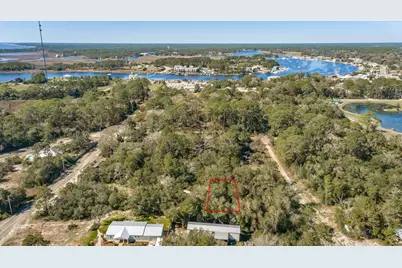 606 SE 6th St, Carrabelle, FL 32322 - Photo 1