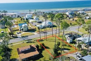 1505 Monument Ave, Port Saint Joe, FL 32456 - Photo 1