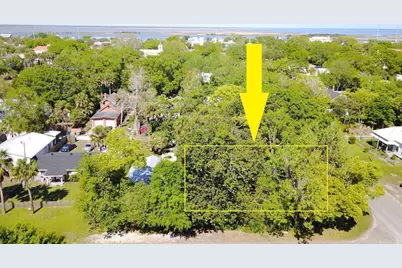 63 8th St, Apalachicola, FL 32320 - Photo 1