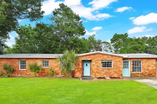 903 Garrison Ave, Port Saint Joe, FL 32456 - Photo 1