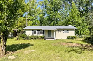 211 Fraley St, Wewahitchka, FL 32465 - Photo 1