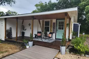 603 W 3rd St, Carrabelle, FL 32322 - Photo 1