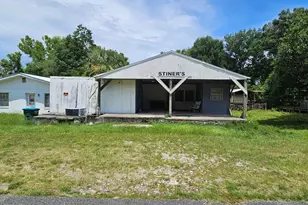 306 NW 9th St, Carrabelle, FL 32322 - Photo 1