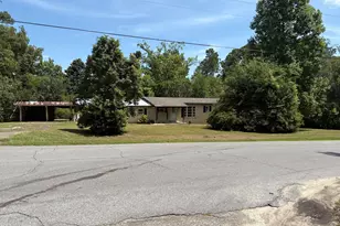 609 Lakegrove Rd, Wewahitchka, FL 32465 - Photo 1