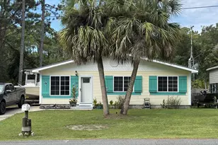 110 Franklin St, Carrabelle, FL 32323 - Photo 1